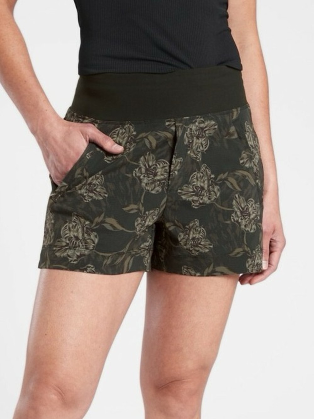Athleta Trekkie North Shorts Black Army Green Floral Athletic Shorts + Pockets